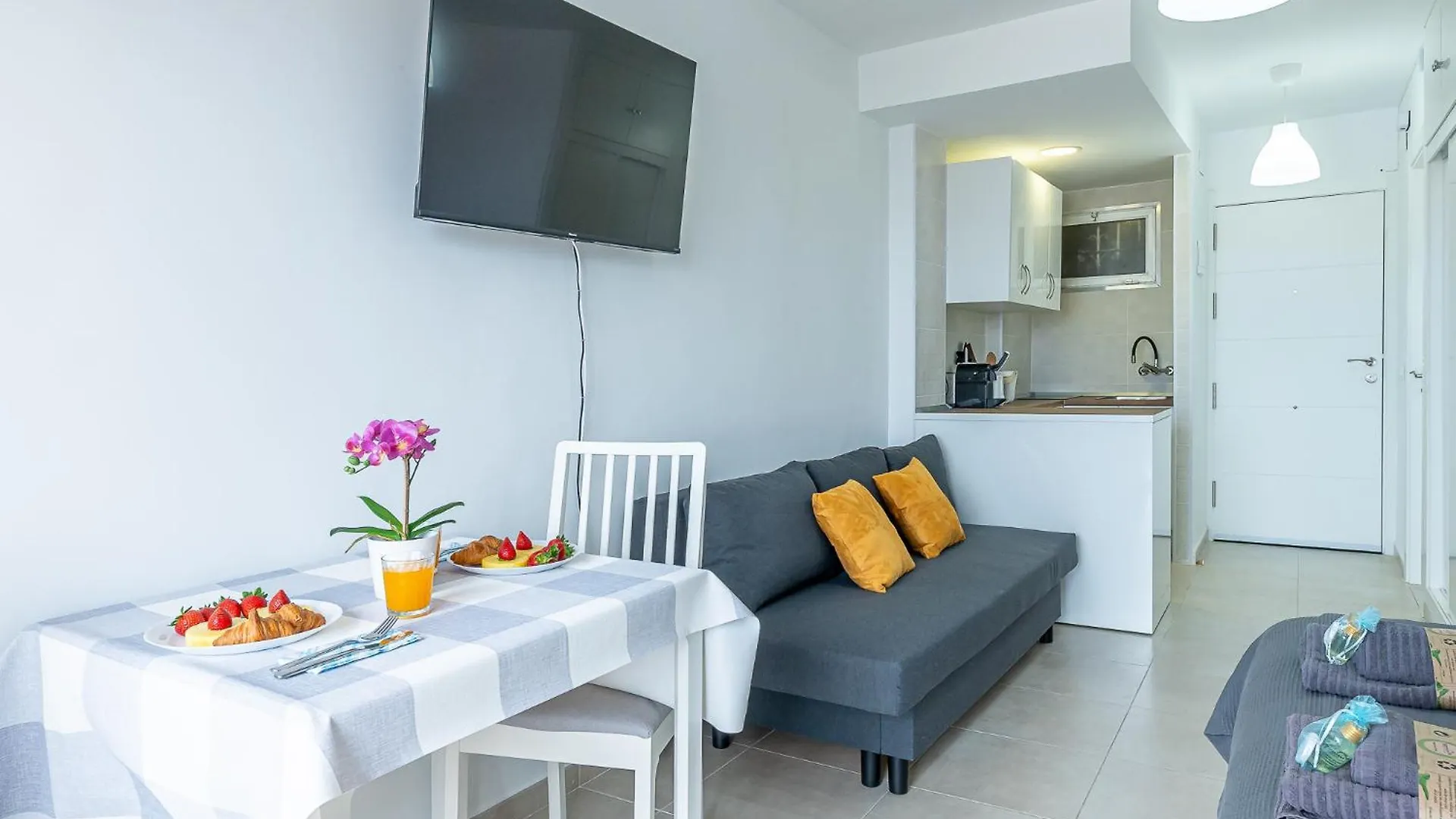 797 Holiday Rentals - Moderno Estudio Con Hermosa Vista En Ju 阿罗约德拉迷雅